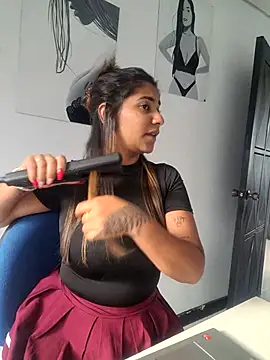 Snapshot of Sofythom1 chatting on 10.18.25 Sofythom1 online show from 10.18.25