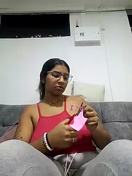 Snapshot of Sofythom1 chatting on 10.25.25 Sofythom1 online show from 10.25.25