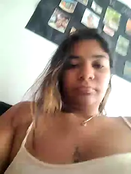 Snapshot of Sofythom1 chatting on 11.11.25 Sofythom1 online show from 11.11.25