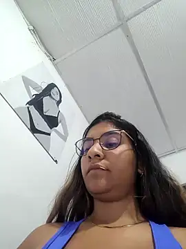 Snapshot of Sofythom1 chatting on 12.18.25 Sofythom1 online show from 12.18.25