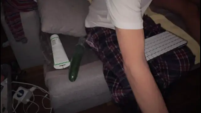 Snapshot of swissMen_DE chatting on 02.19.25 swissMen DE online show from 02.19.25