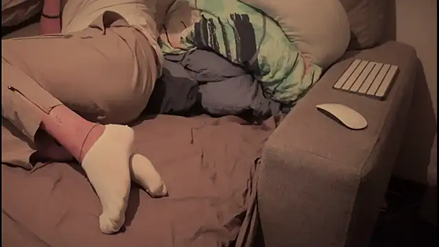 Snapshot of swissMen_DE chatting on 03.11.25 swissMen DE online show from 03.11.25