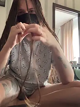 Snapshot of BlackM00n8 chatting on 10.17.25 BlackM00n8 online show from 10.17.25