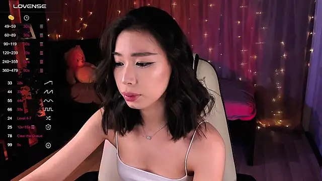 Snapshot of sensualily chatting on 12.29.24 sensualily online show from 12.29.24