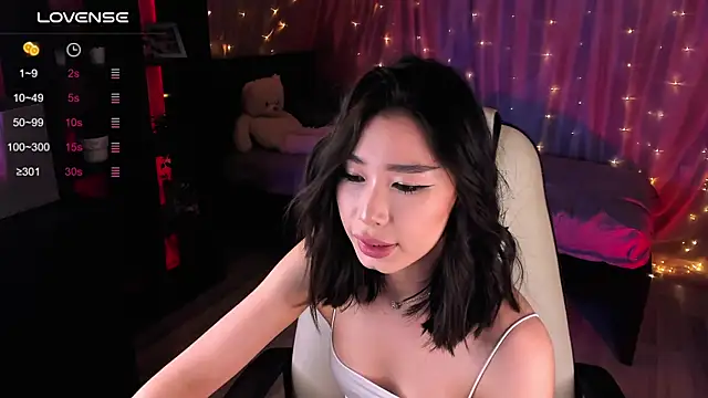 Snapshot of sensualily chatting on 01.11.25 sensualily online show from 01.11.25