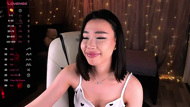 Snapshot of sensualily chatting on 02.06.25 sensualily online show from 02.06.25