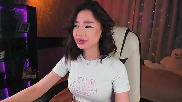 Snapshot of sensualily chatting on 03.08.25 sensualily online show from 03.08.25