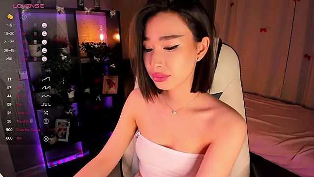 Snapshot of sensualily chatting on 02.06.26 sensualily online show from 02.06.26