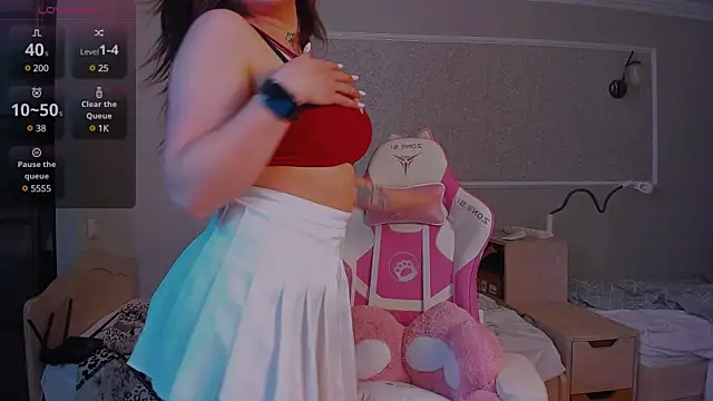 Snapshot of Chloe_your_Moyaz chatting on 03.10.25 Chloe your Moyaz online show from 03.10.25