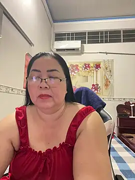 Snapshot of NDith chatting on 06.20.26 NDith online show from 06.20.26