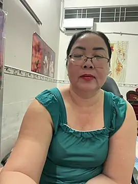 Snapshot of NDith chatting on 07.08.26 NDith online show from 07.08.26