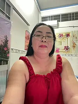 Snapshot of NDith chatting on 07.18.26 NDith online show from 07.18.26