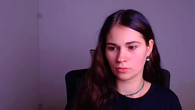 Snapshot of Loon_Amore chatting on 12.19.24 Loon Amore online show from 12.19.24