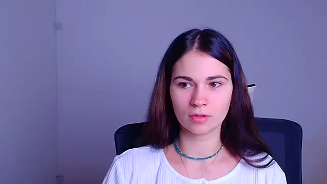 Snapshot of Loon_Amore chatting on 12.20.24 Loon Amore online show from 12.20.24