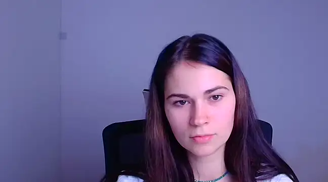 Snapshot of Loon_Amore chatting on 12.20.24 Loon Amore online show from 12.20.24