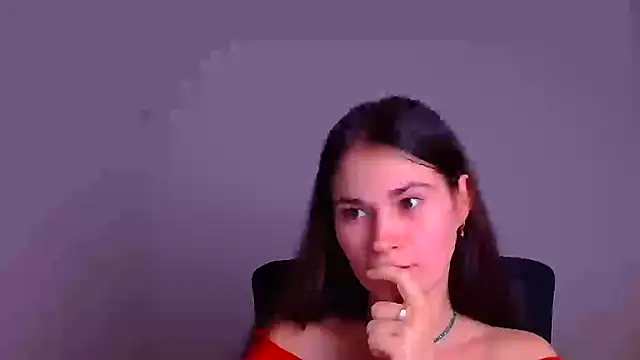 Snapshot of Loon_Amore chatting on 12.24.24 Loon Amore online show from 12.24.24