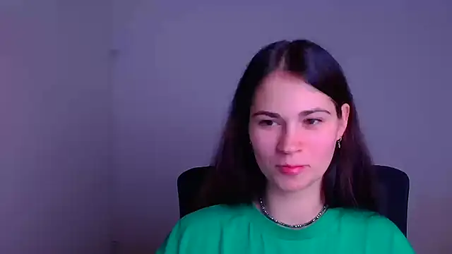Snapshot of Loon_Amore chatting on 12.25.24 Loon Amore online show from 12.25.24