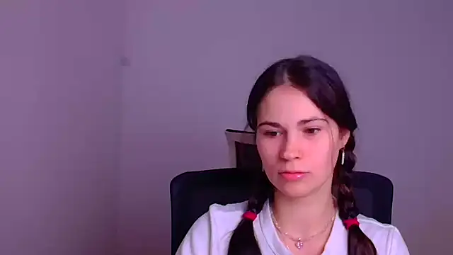 Snapshot of Loon_Amore chatting on 01.09.25 Loon Amore online show from 01.09.25