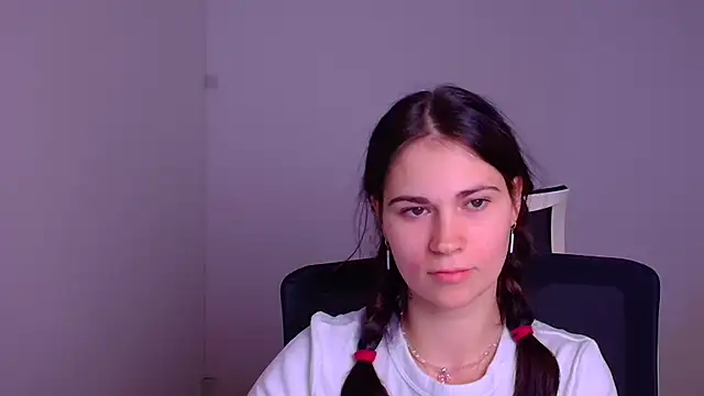 Snapshot of Loon_Amore chatting on 01.09.25 Loon Amore online show from 01.09.25