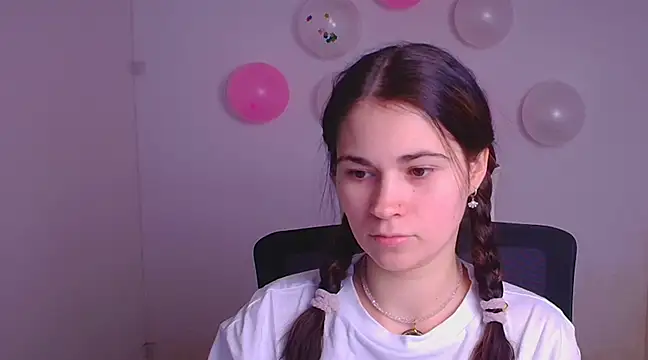 Snapshot of Loon_Amore chatting on 02.16.25 Loon Amore online show from 02.16.25