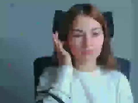 Snapshot of Loon_Amore chatting on 10.11.25 Loon Amore online show from 10.11.25