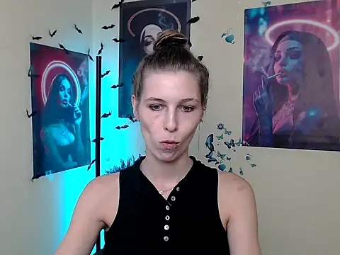 Snapshot of StrangerGi chatting on 09.20.25 StrangerGi online show from 09.20.25