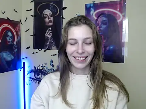 Snapshot of StrangerGi chatting on 10.29.25 StrangerGi online show from 10.29.25