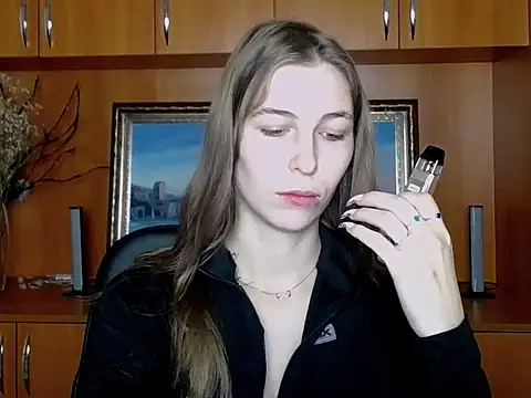 Snapshot of StrangerGi chatting on 11.29.25 StrangerGi online show from 11.29.25