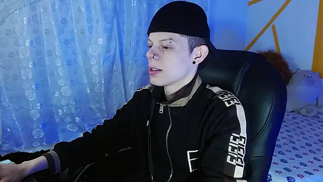 Matthew Boy  online show from 12.19.24