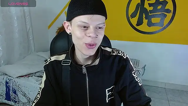 Matthew Boy  online show from 01.22.25