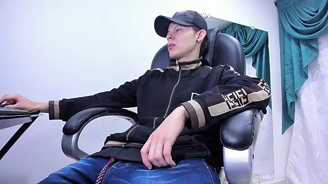 Matthew Boy  online show from 01.23.25