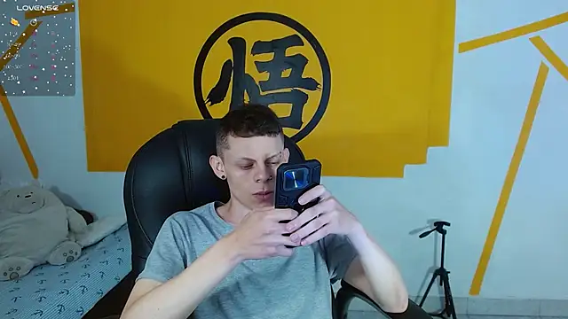 Matthew Boy  online show from 02.15.25