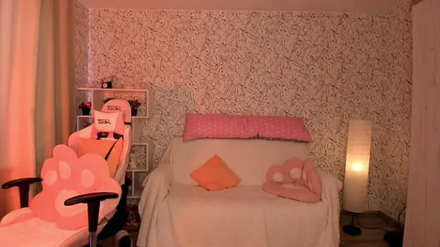 Snapshot of luna_cross chatting on 03.19.25 luna cross online show from 03.19.25