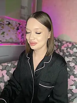 Snapshot of bunnyrich chatting on 12.14.24 bunnyrich online show from 12.14.24