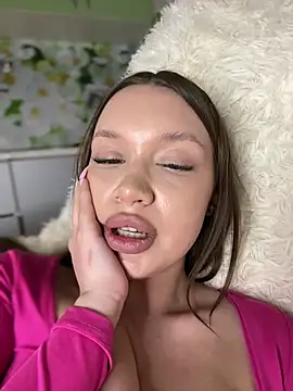 Snapshot of bunnyrich chatting on 03.07.25 bunnyrich online show from 03.07.25