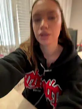 Snapshot of bunnyrich chatting on 09.25.25 bunnyrich online show from 09.25.25