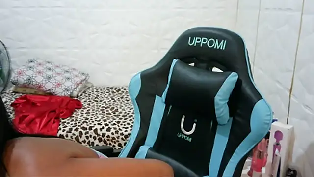 Snapshot of Mendoza_Amaranata chatting on 12.22.24 Mendoza Amaranata online show from 12.22.24