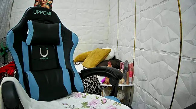 Snapshot of Mendoza_Amaranata chatting on 02.17.25 Mendoza Amaranata online show from 02.17.25