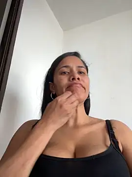 ambarsmith02 online show from 11.02.25