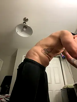 Snapshot of Camcam21 chatting on 10.11.25 Camcam21 online show from 10.11.25