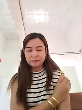 Sexy-ladyboobs20 online show from 01.04.25