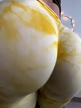 Snapshot of izanmiller2001 chatting on 01.05.26 izanmiller2001 online show from 01.05.26