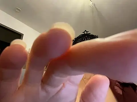 Marilou1983 online show from 01.24.25