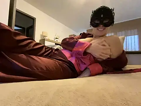 Marilou1983 online show from 02.06.25