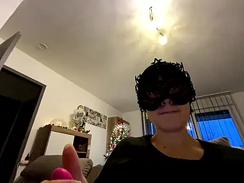 Snapshot of Marilou1983 chatting on 01.12.26 Marilou1983 online show from 01.12.26