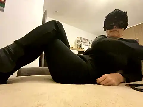 Snapshot of Marilou1983 chatting on 01.13.26 Marilou1983 online show from 01.13.26