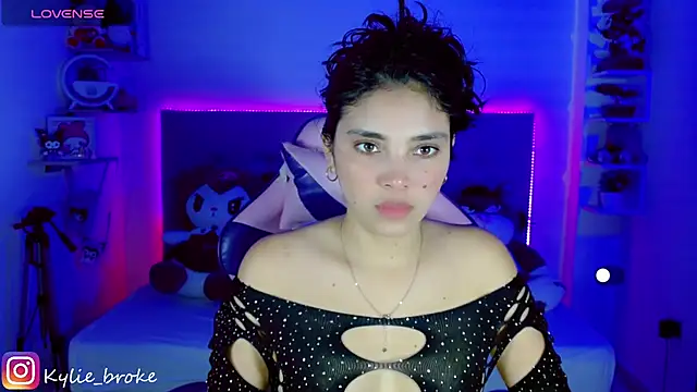 Snapshot of Kylie_brokee chatting on 02.01.25 Kylie brokee online show from 02.01.25