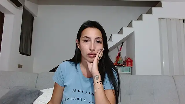 Snapshot of Gabrielaaxxx chatting on 01.23.25 Gabrielaaxxx online show from 01.23.25