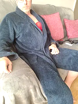 Snapshot of JulianJ50 chatting on 11.20.25 JulianJ50 online show from 11.20.25