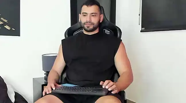 Snapshot of Dereck_vega chatting on 12.04.24 Dereck vega online show from 12.04.24